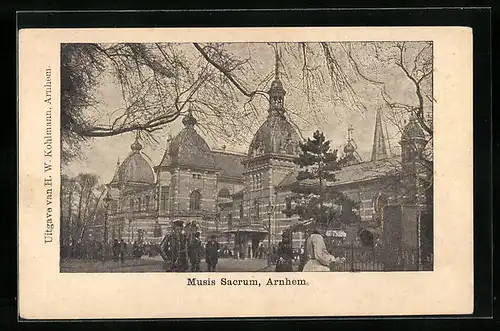 AK Arnhem, Musis Sacrum, golden verziert