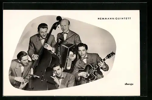 AK Musiker des Hemmann-Quintetts mit Instrumenten
