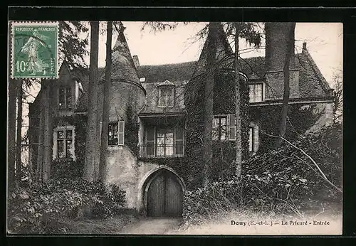 AK Douy, le Prieuré, Entrée