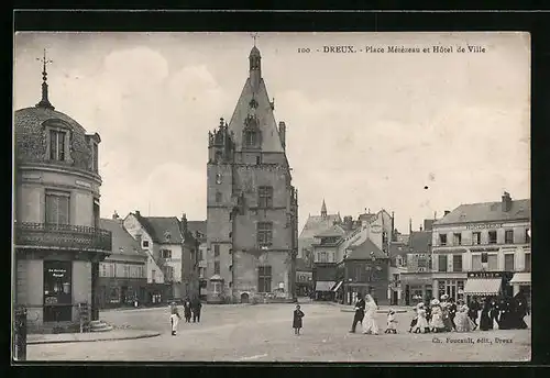 AK Dreux, Place Métézeau et Hôtel de Ville
