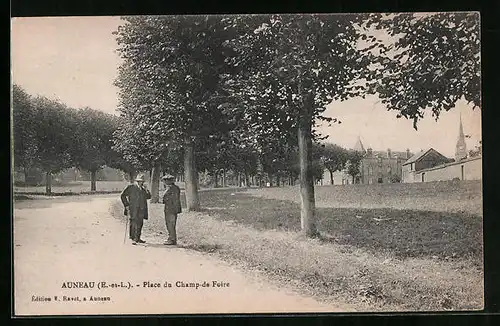 AK Auneau, Place du Champ-de-Foire