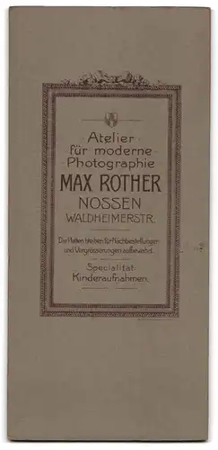 Fotografie Max Rother, Nossen, Waldheimerstrasse 29, Junger Herr in einem zweireihigem Anzug