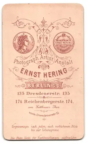 Fotografie Ernst Hering, Berlin, Dresdenerstr. 135, gestandener Mann mit langem Bart und Anzug