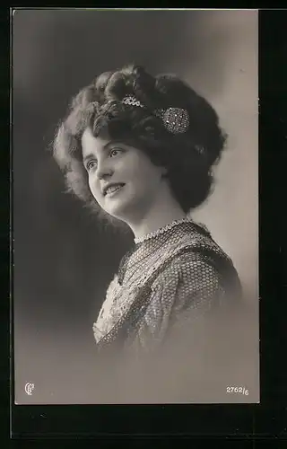 Foto-AK GL Co: Fräulein im hübschen Kleid