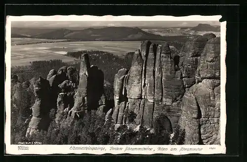 Foto-AK Walter Hahn, Dresden, Nr. 3390: Vordere Schrammsteine, Felsen am Schrammtor, Elbsandsteingebirge