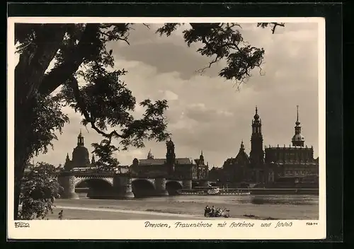 Foto-AK Walter Hahn, Dresden, Nr. 12611: Dresden, Blick gegen Frauenkirche mit Hofkirche und Schloss