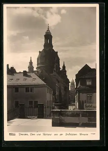 Foto-AK Walter Hahn, Dresden, Nr. 10787: Dresden, Dom und Rathaus von der Brühl`schen Terrasse