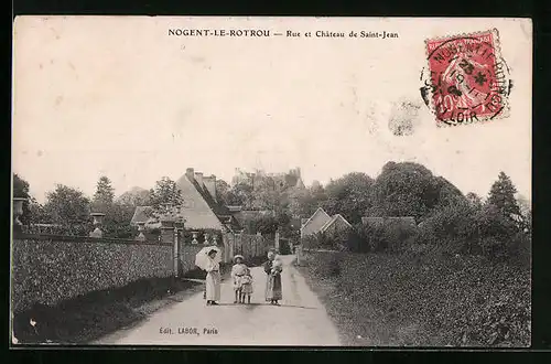 AK Nogent-le-Rotrou, Rue et Chateau de Saint-Jean