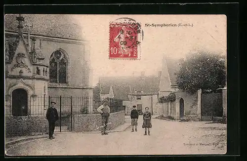 AK St-Symphorien, Une Rue avec l`Eglise