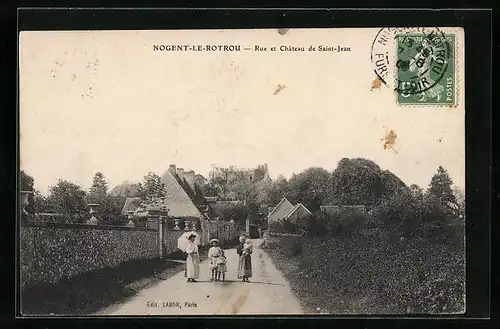 AK Nogent-le-Rotrou, Rue et Chateau de Saint-Jean