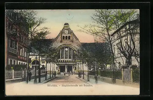 AK Worms, Siegfriedstrasse mit Bahnhof