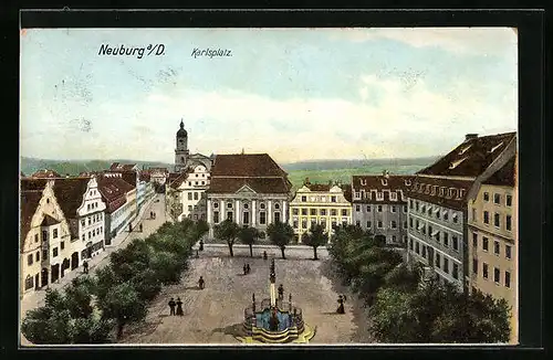 AK Neuburg a /D., Karlsplatz mit Brunnen