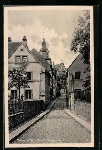 AK Meerane i. Sa., Strasse alte Färbergasse mit Kirche