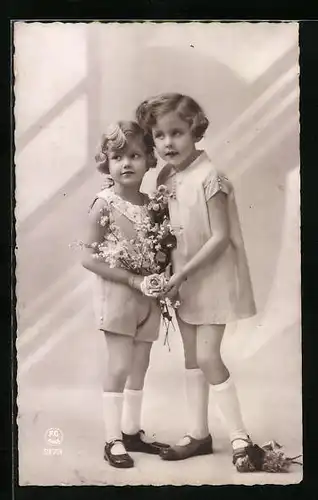 Foto-AK PFB: Gören mit Blumenstrauss