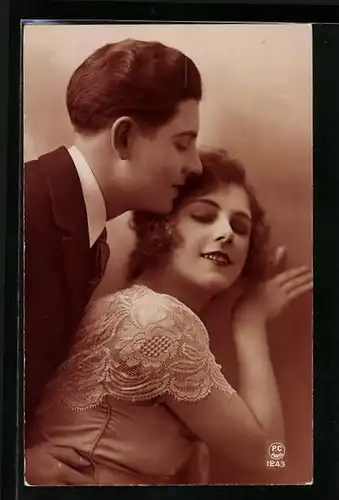 Foto-AK P. C. Paris: Mann verführt seine Geliebte