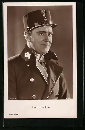 AK Schauspieler Harry Liedtke trägt einen Mantel über seiner Uniform