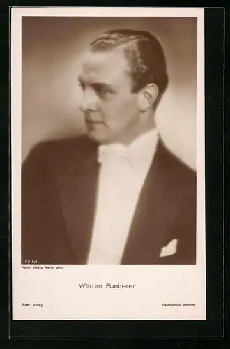 AK Schauspieler Werner Fuetterer in vornehmer Abendkleidung