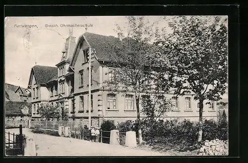 AK Furtwangen, Grossh. Uhrmacherschule von der Strasse gesehen