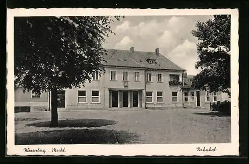 AK Wesenberg /Meckl., Bahnhof im Sommer