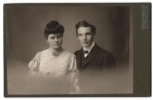 Fotografie Ernst Gimmi, Flawil, Junges Paar in hübscher Kleidung