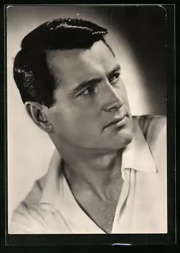 AK Schauspieler Rock Hudson in weissem Polohemd