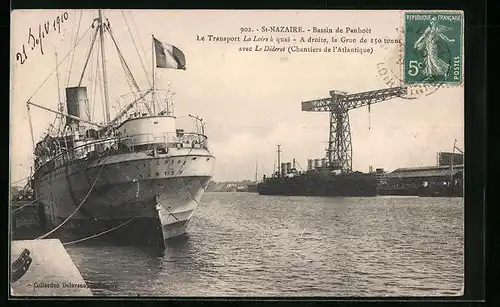 AK St-Nazaire, Bassin de Penhoet, Le Transport La Loire Nantes à quais, Passagierschiff