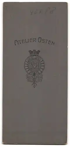 Fotografie Atelier Osten, Berlin, Frankfurter Allee 109-12, Junger Mann im Anzug mit Krawatte