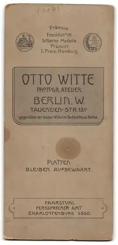 Fotografie Otto Witte, Berlin-W., Tauenzien-Str. 13 A, Kleines Mädchen im weissen Kleid mit Foto