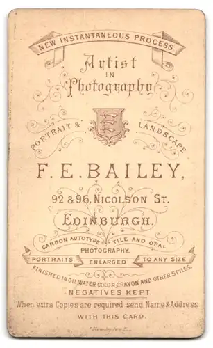 Fotografie Fred. E. Bailey, Edinburgh, Nicolson St. 92 & 96, Junger Herr in eleganter Kleidung