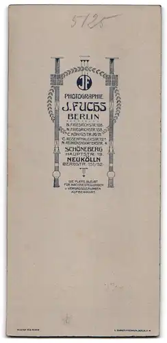 Fotografie J. Fuchs, Berlin-N. Friedrichstr. 108, Älterer Herr im Anzug mit Schnauzbart