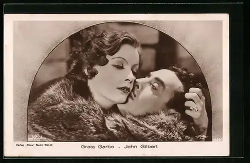 AK Schauspieler Greta Garbo und John Gilbert beim Kuss