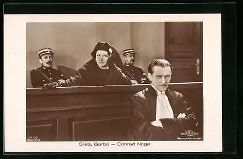 AK Schauspieler Greta Garbo und Conrad Nagel im Gerichtssaal