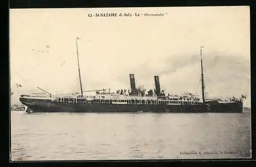 AK St-Nazaire, Passagierschiff Normandie in der Gesamtansicht