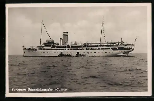 AK Turbinen-Schnelldampfer Cobra in Flaggengala