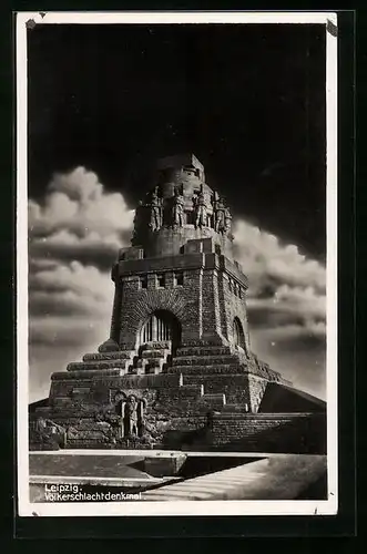 AK Leipzig, Völkerschlachtdenkmal, An wolkigem Tag