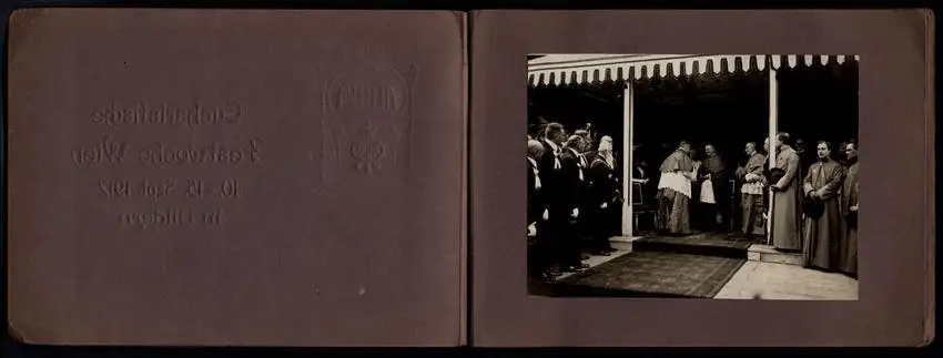 Fotoalbum mit 23 Fotografien, Ansicht Wien, Eucharistische Festwoche 1912, Kaiser Franz Joseph I., Josef Neumayer u.a. 0