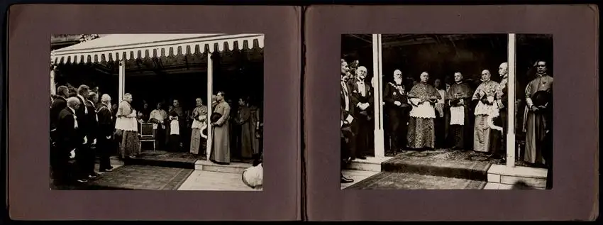 Fotoalbum mit 23 Fotografien, Ansicht Wien, Eucharistische Festwoche 1912, Kaiser Franz Joseph I., Josef Neumayer u.a. 1