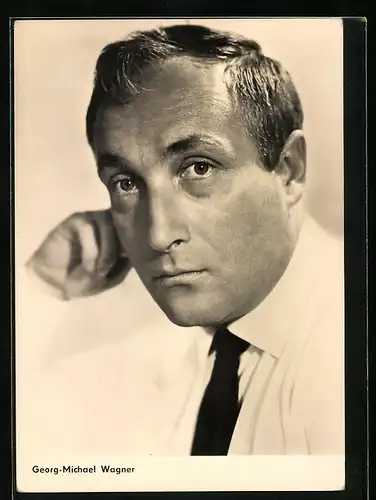 AK Schauspieler Georg-Michael Wagner im weissen Hemd mit Krawatte