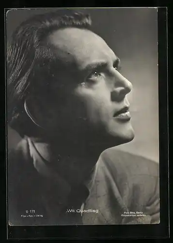 AK Schauspielerin Will Quadflieg schaut nach oben