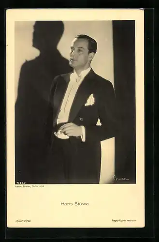 AK Schauspieler Hans Stüwe im Frack mit Fliege