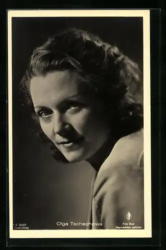 AK Schauspielerin Olga Tschechowa schaut seitlich