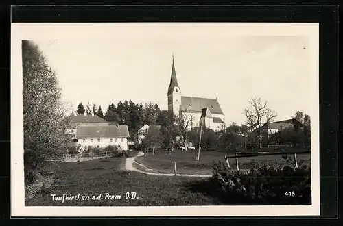 AK Taufkirchen a. d. Pram, Kirche im Ortsbild