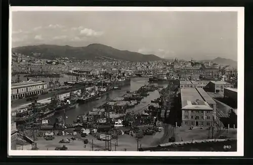 AK Genova, Panorama mit Hafen