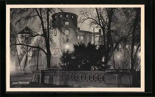 AK Stuttgart, Brand des Alten Schlosses Das brennende Schloss bei Nacht