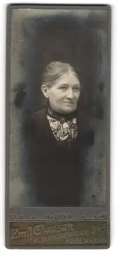 Fotografie Emil Clausen, Kobenhavn, Frederiksberggade 34, Dame mittleren Alters