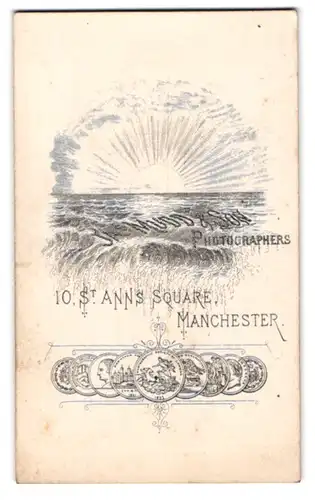 Fotografie James Mudd & Son, Manchester, St. Anne Square 10, Sonnenaufgang über dem Meer