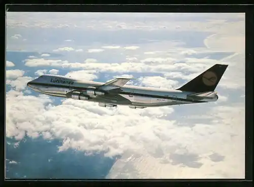 AK Flugzeug der Lufthansa Boeing Jet 747 in den Wolken