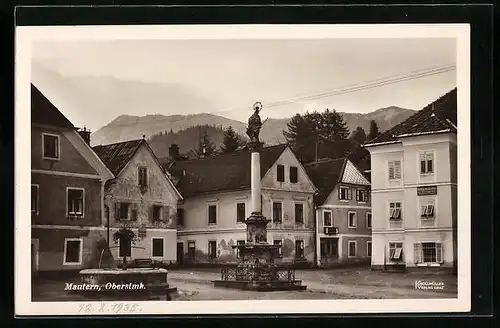 AK Mautern, Platz mit Denkmal