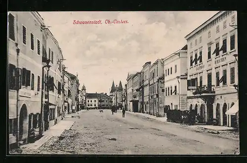 AK Schwanenstadt, Strassenpartie mit Gasthof zum Hirschen