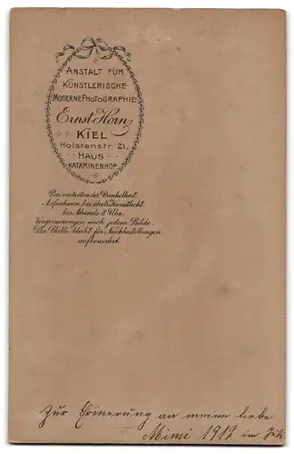 Fotografie Ernst Horn, Kiel, Holstenstr. 21, Junges Paar in modischer Kleidung